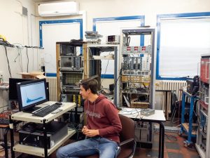 Measurement of the muon lifetime using atmospheric muons